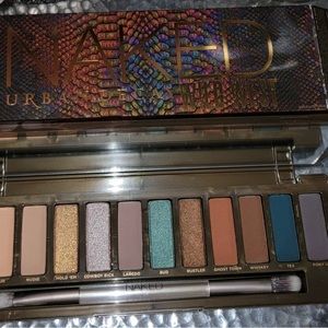 Urban Decay • Naked • Wild West Eyeshadow palette